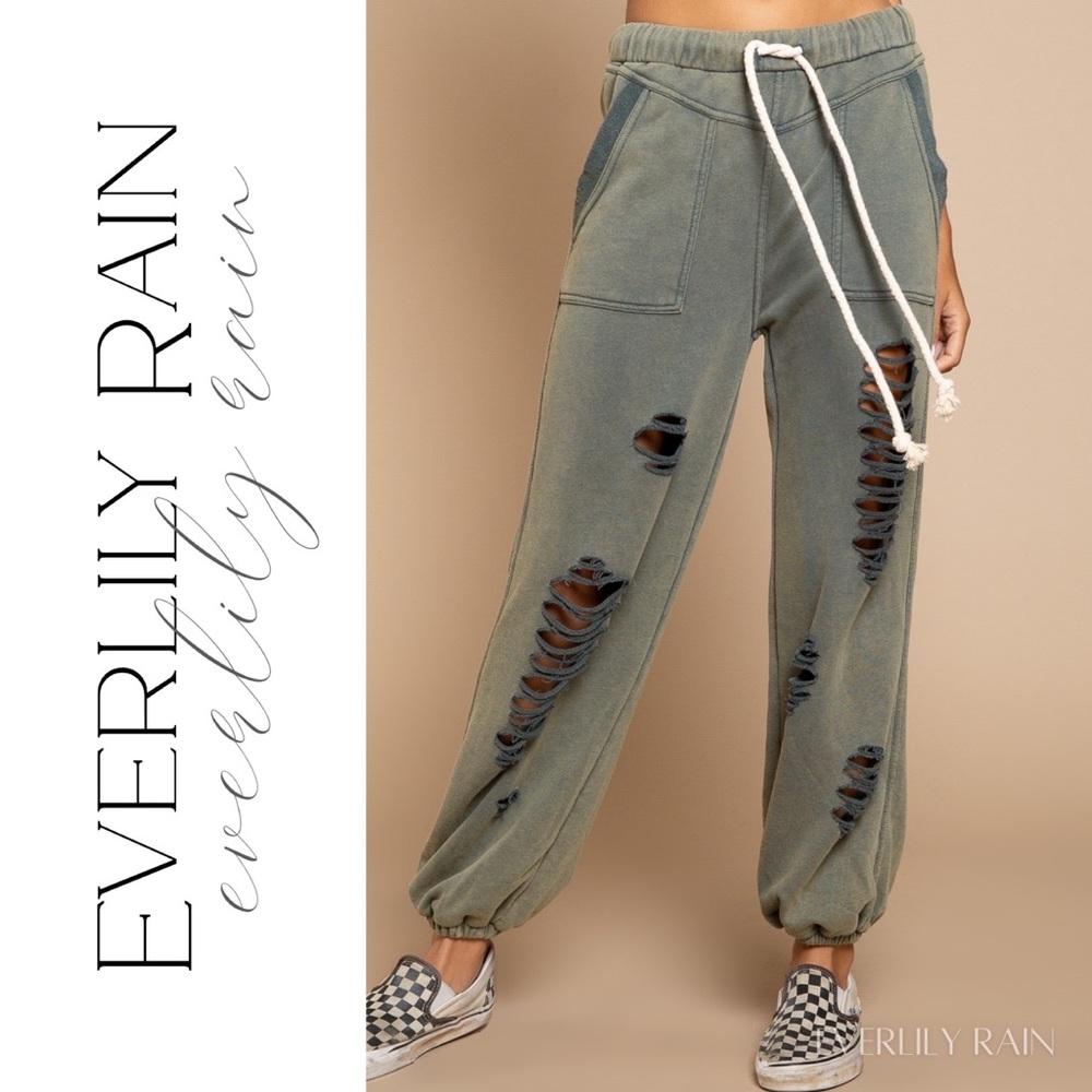 POL Distressed Jogger Pants - Picture 2 of 13